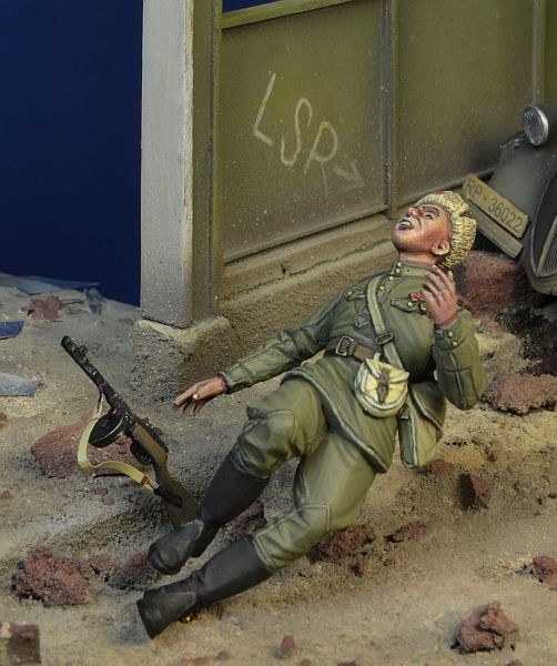 35178 – Just shot Soviet Trooper, Berlin 1945