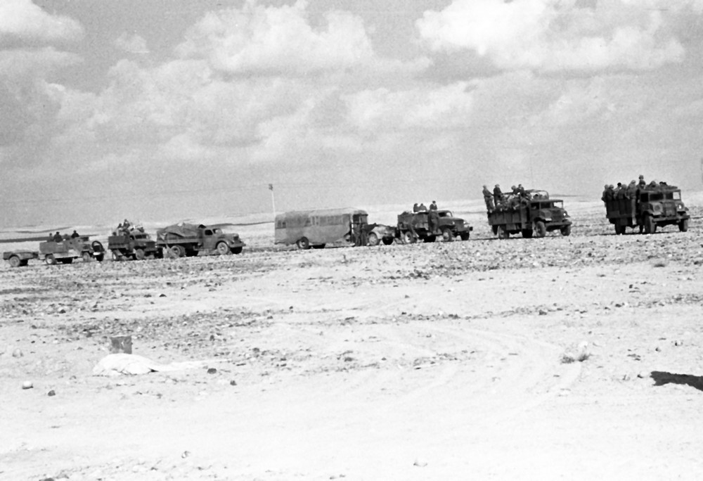 397: This IDF column crossing the Negev is rather interesting with such a variety of vehicles.