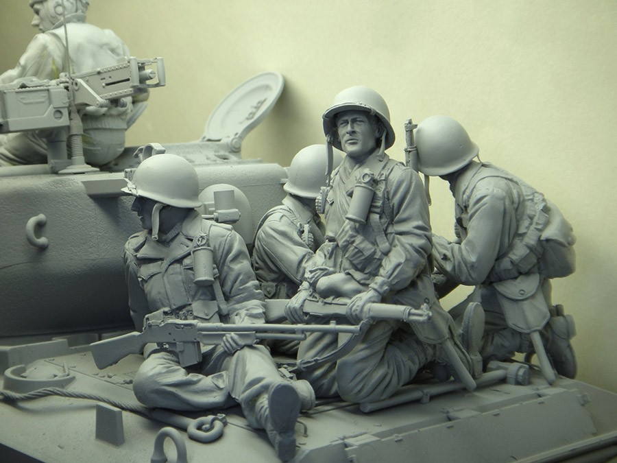 thumbnail image 2 of 1/16 Scale Resin Model Kit - US Army M4A3E8 Tank Crew (5 Figures) Unassembled/Unpainted 2 of 6