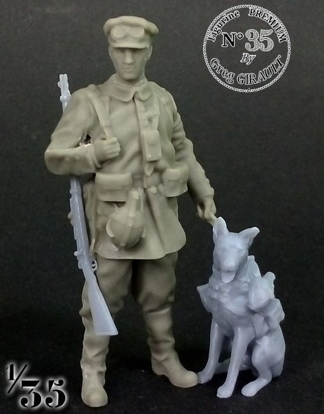 35GG P35 - German Nurse 14-18 and His Dog