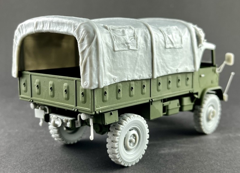 Resin tarpaulin and driver cabin cover for ICM's Unimog S404