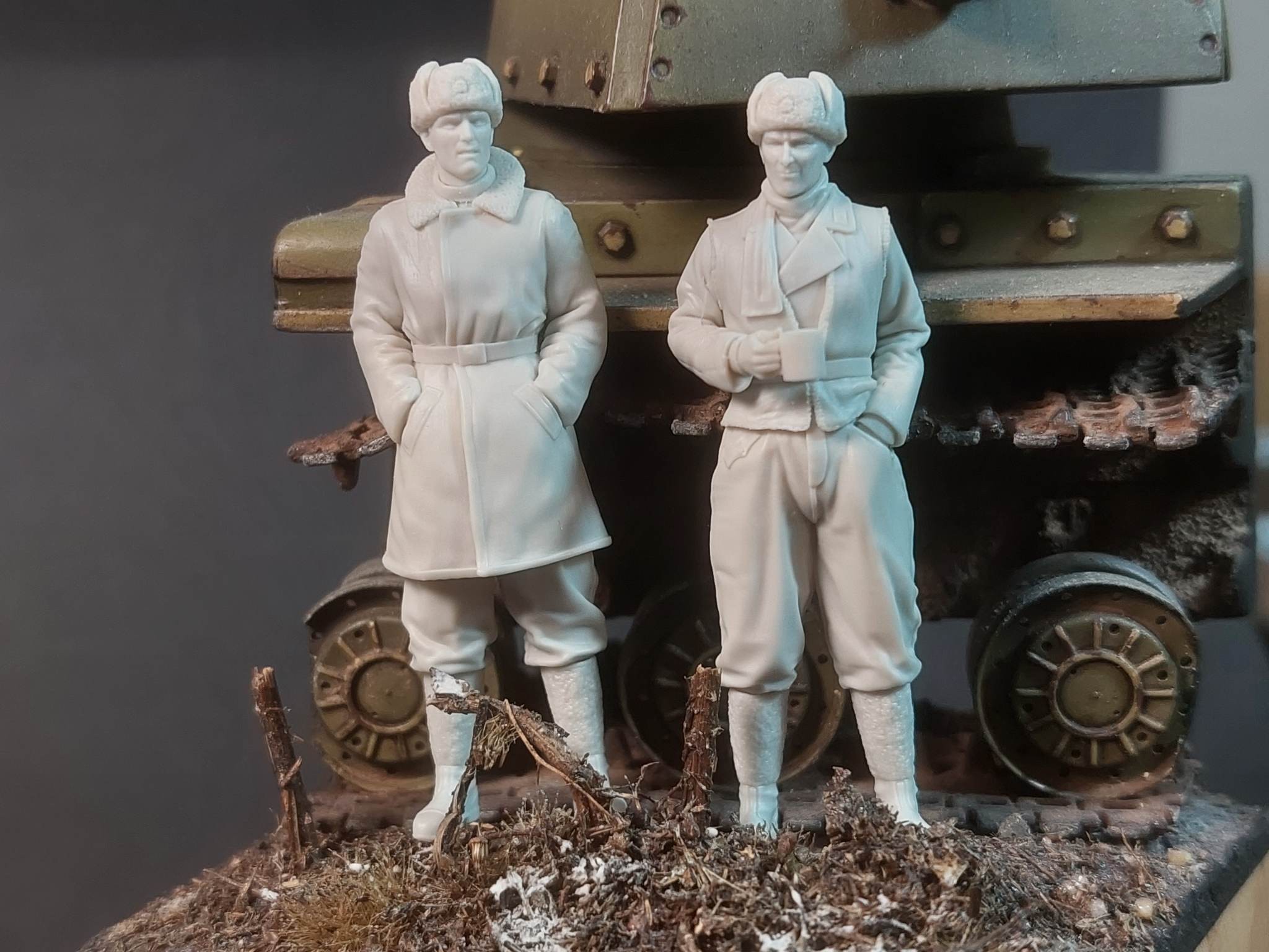 FI35-183 German Tank Officers in Winter Coat Set