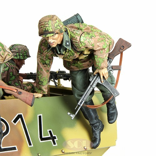 MM648 1/16 WWII German Jumping off Infantry 1