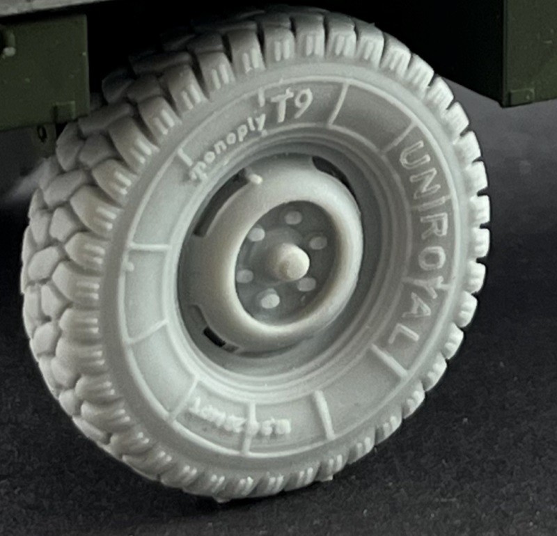 35230 Unimog S404 Sand Tires