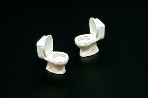 HLH72143   1/72  Resin set of WC ( 2pcs)