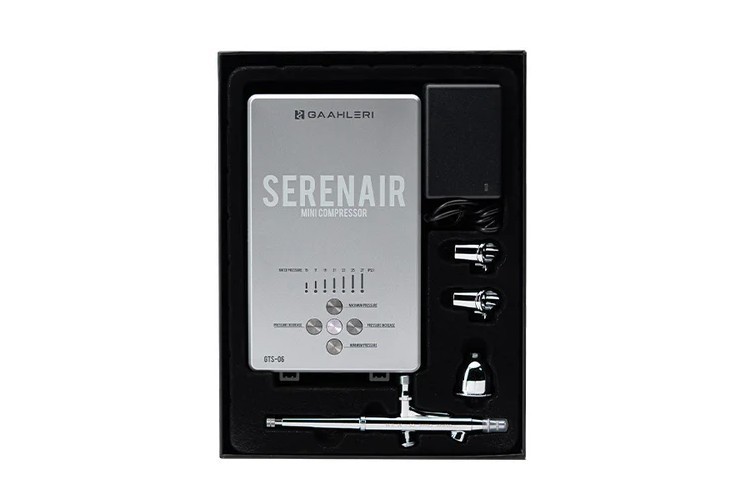 The Serenair Mini Compressor comes with an airbrush, airbrush hose and 2 airbrush holders