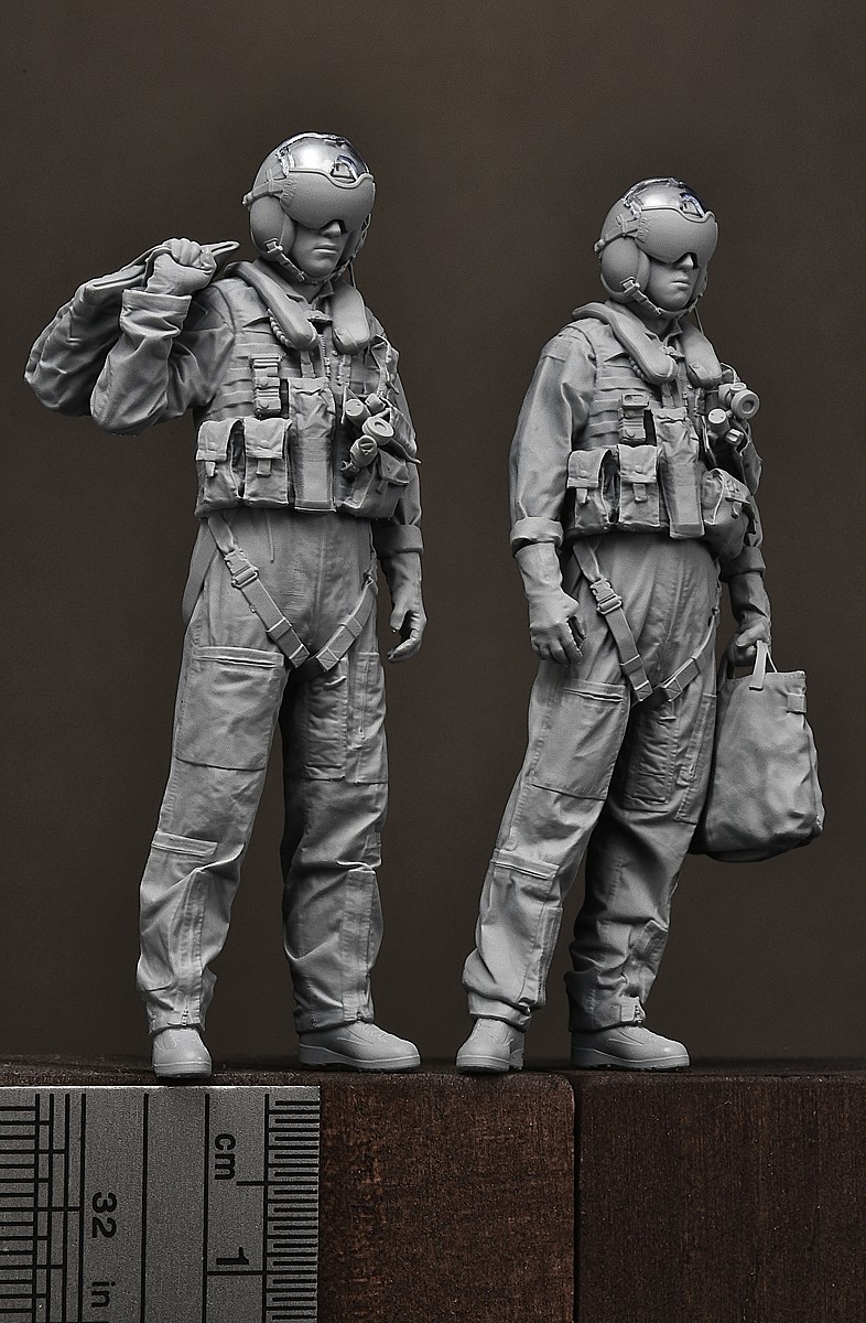 R64-35 US Navy Sea Hawk Helicopter Crew Set