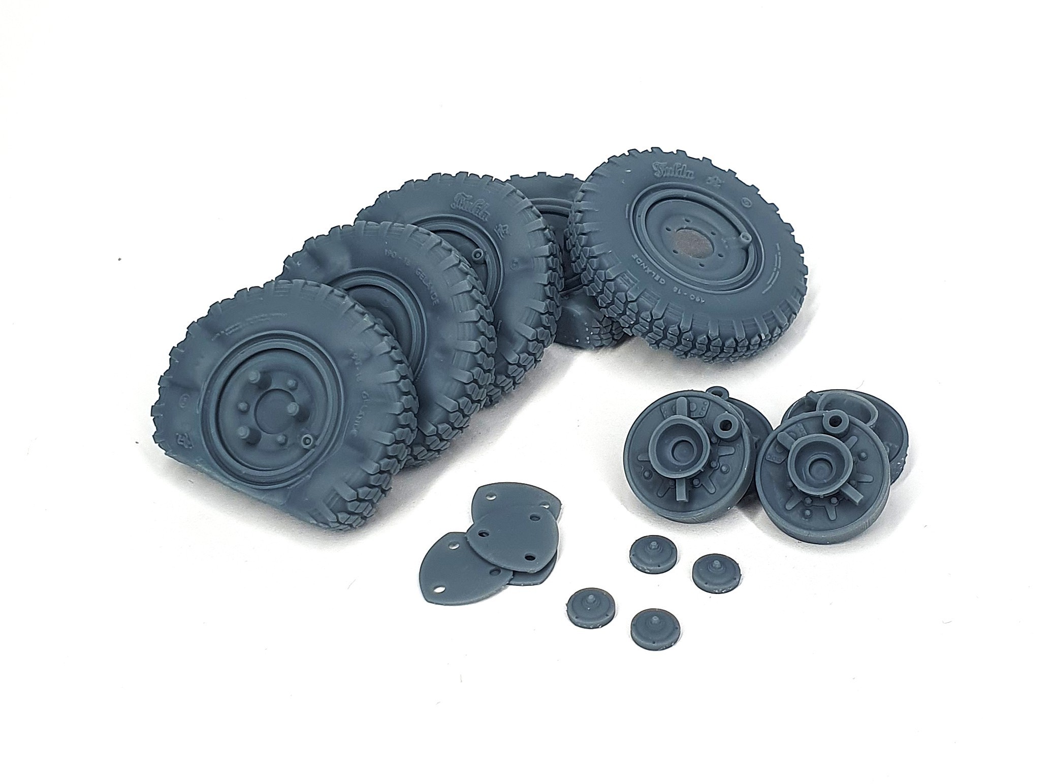 AFVs35-202 	  Sd.Kfz 222 early road wheels flat tires type 2 (4pcs + spare for Tamiya)