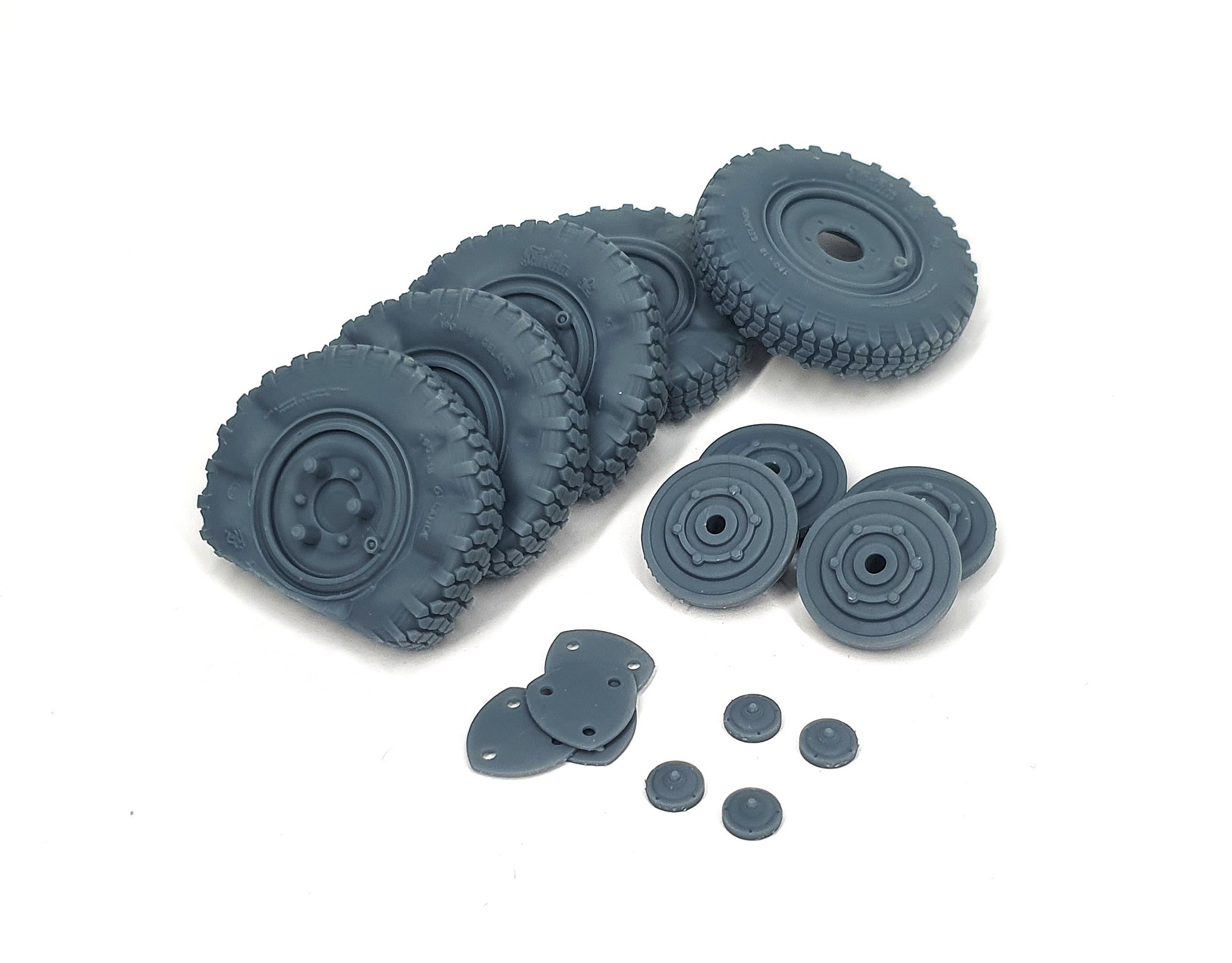 AFVs35-205 	  Sd.Kfz 222 early road wheels flat tires type 2 (4pcs + spare for Hobby Boss)