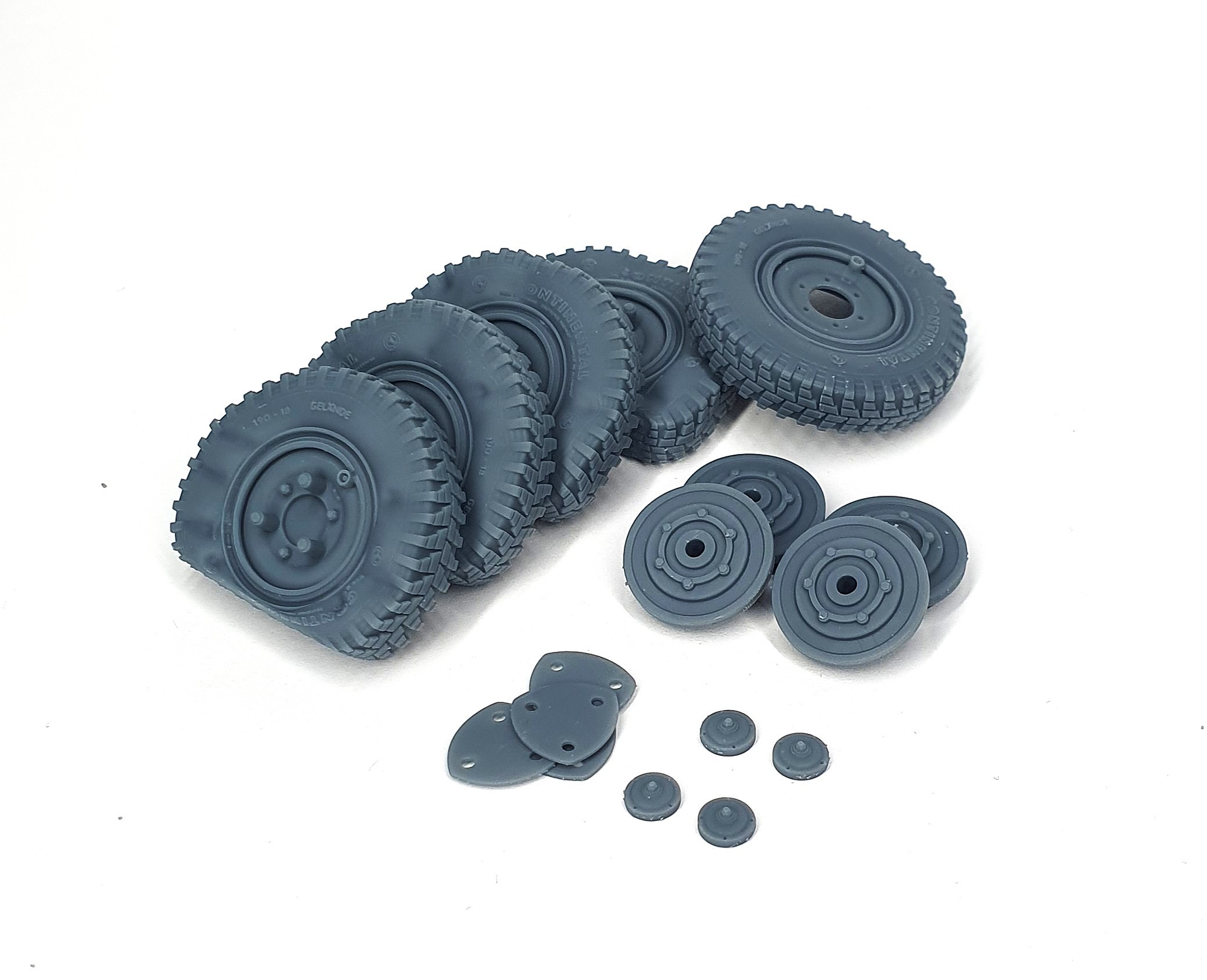 AFVs35-206 	  Sd.Kfz 222 early road wheels flat tires type 3 (4pcs + spare for Hobby Boss)