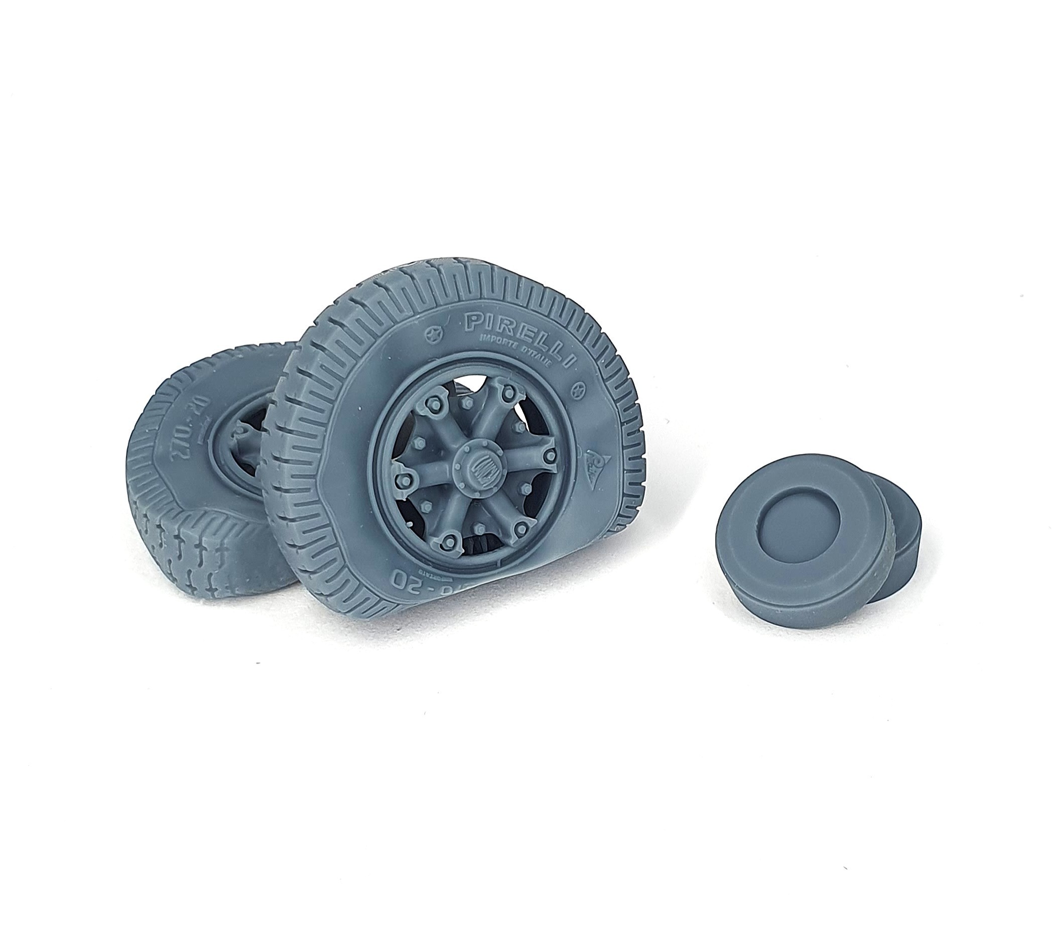 AFVs35-229 	  Lancia 3Ro front road wheels flat tires (type 1)