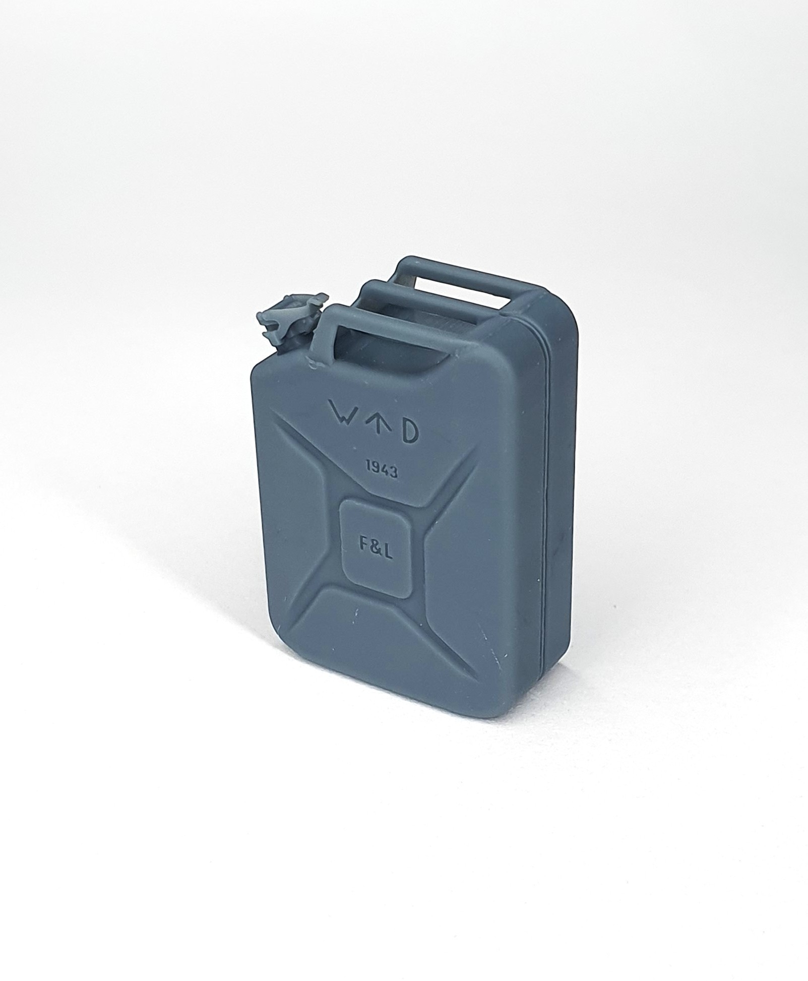 16s-056 	  GB fuel jerry cans (6 pcs)