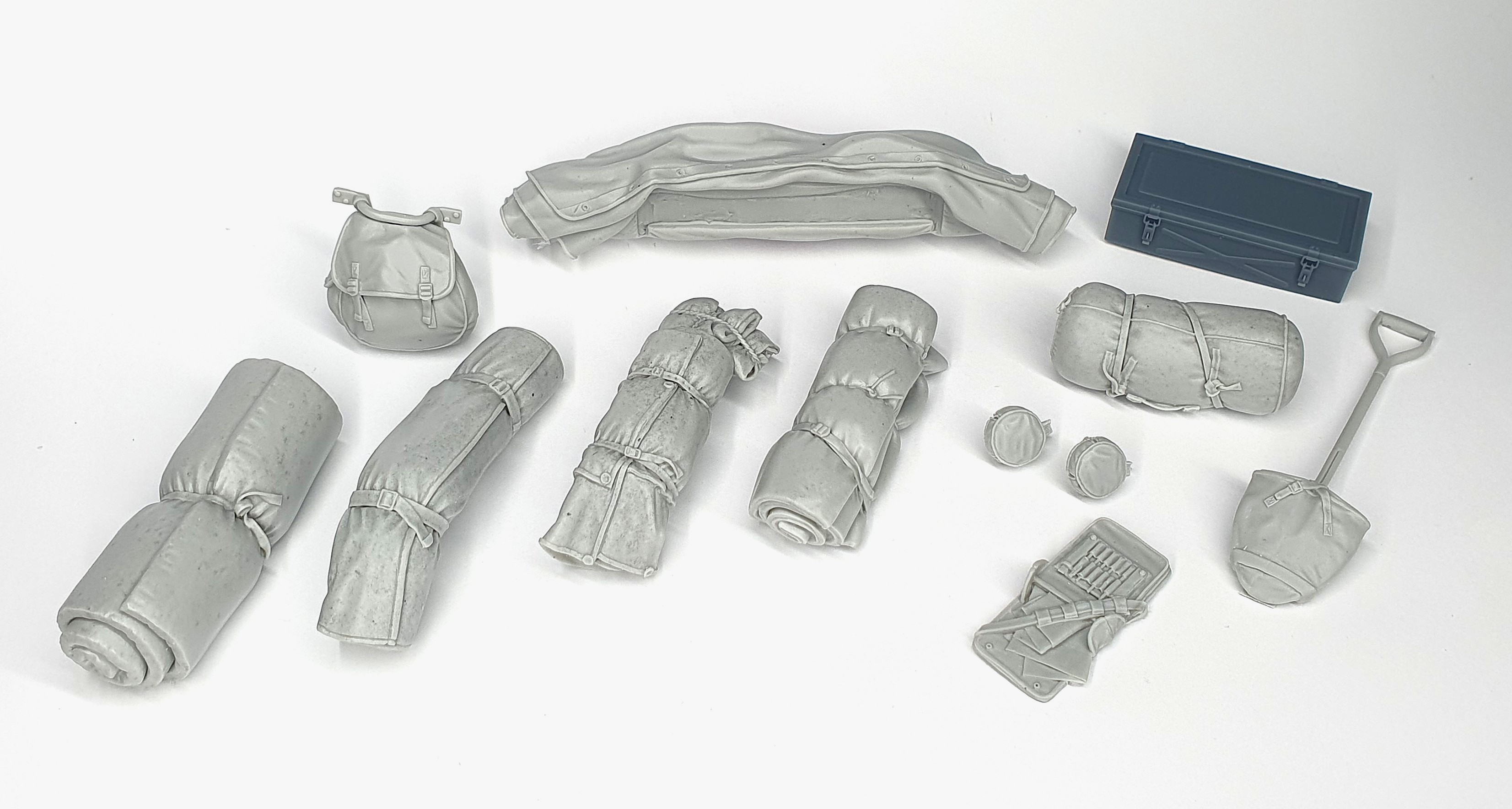 16s-058 	  Stowage set for Jeep Willys
