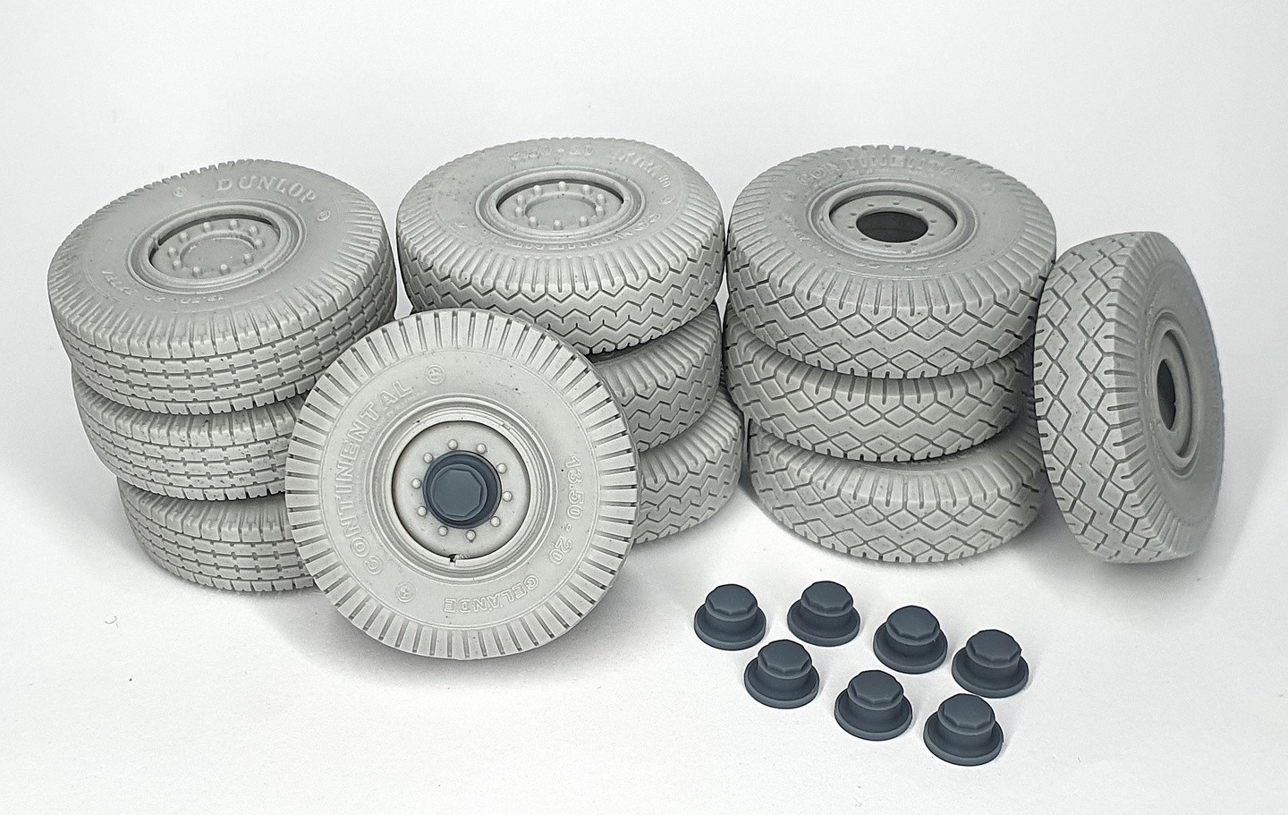 AFVs35-241 	  Sd.Ah. 116 road wheels (weighted) with spare type mix (9+2)