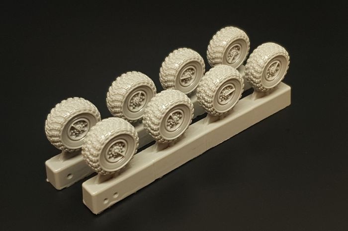 Wheels for 9K714 OKA (SS-23 Spider) Hobby Boss