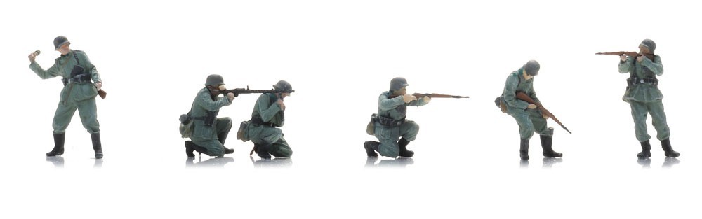 Wehrmacht Infantry under fire