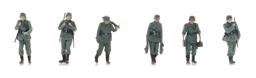 Infantry marching to frontline