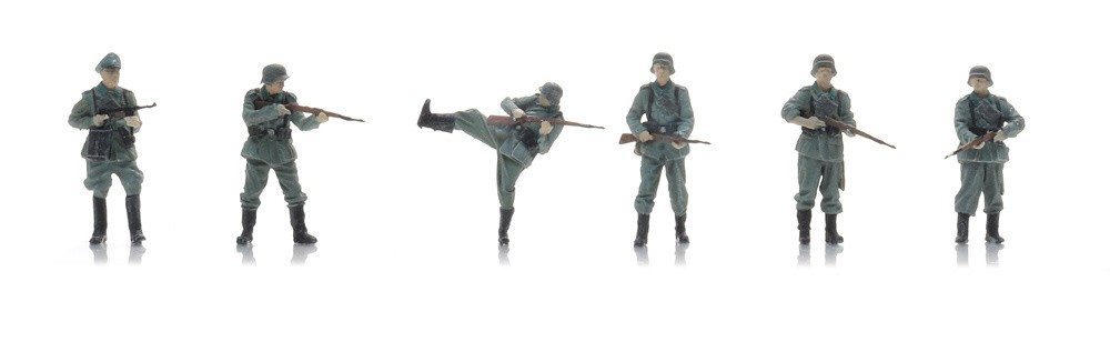 Infantry breaching door