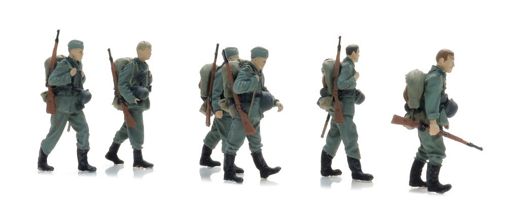 Wehrmacht Infantry on long march