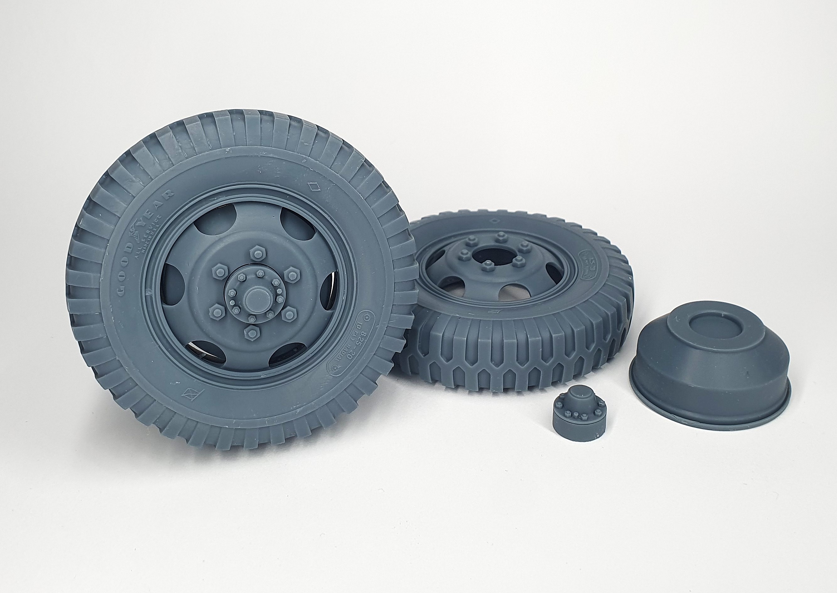 16s-066 	 M3 Halftrack early front wheels (weighted) type 1