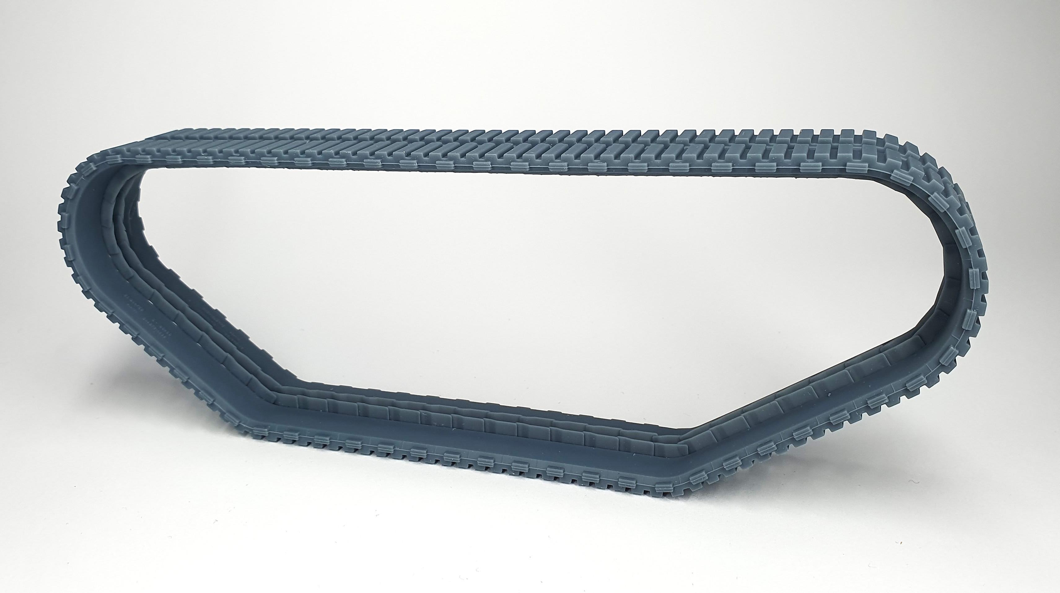16s-073 	  M3 Halftrack tracks with taut effect for AHHQ