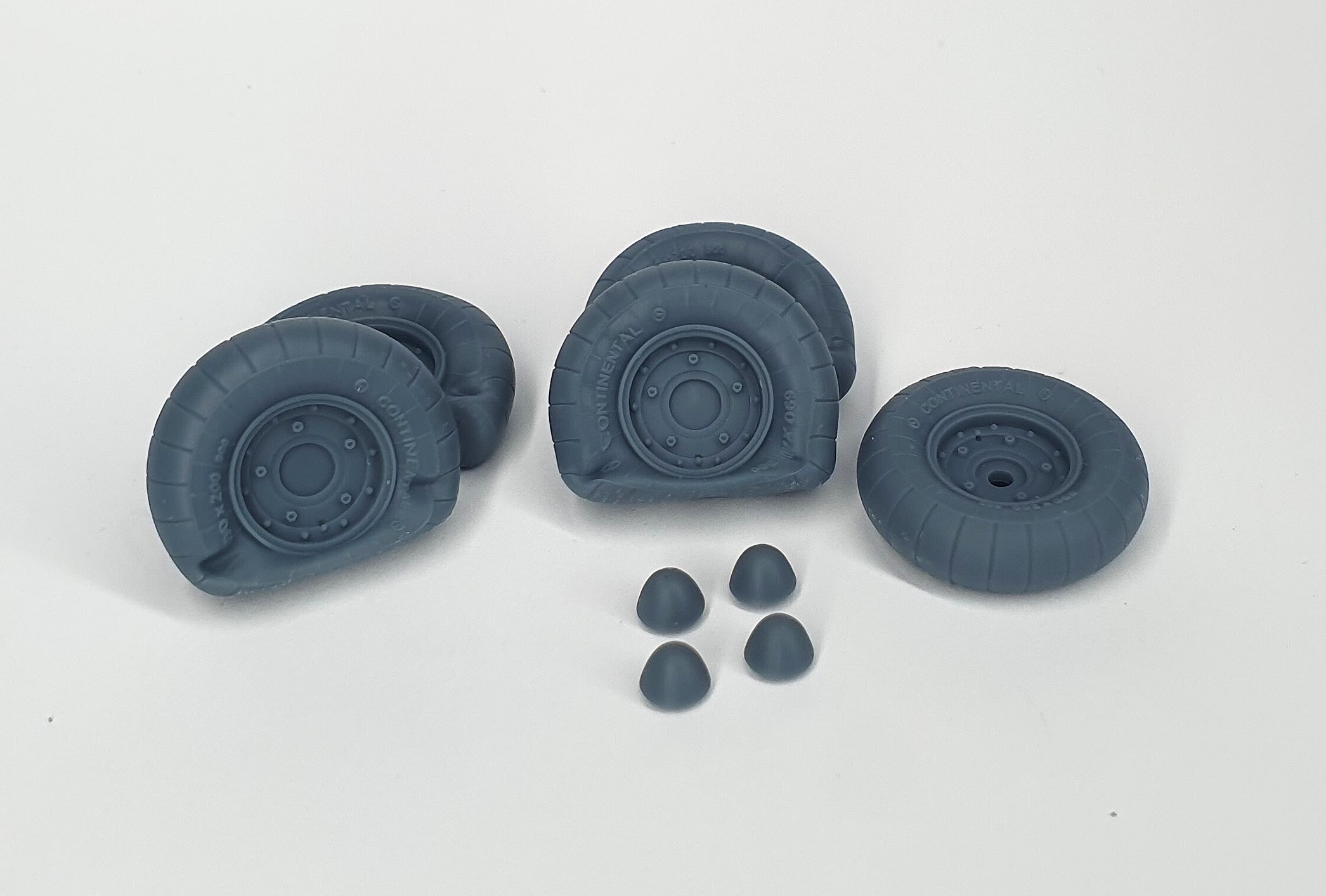 AFVs35-280 	  VW Kubelwagen ballon road wheels flat tires type 3