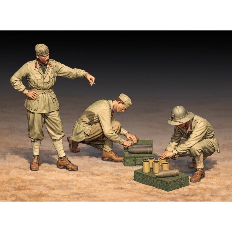 1149 Italian WWII soldiers in North Africa, loading 100/17 100mm artillery shells-3 figs (1/35 scale)