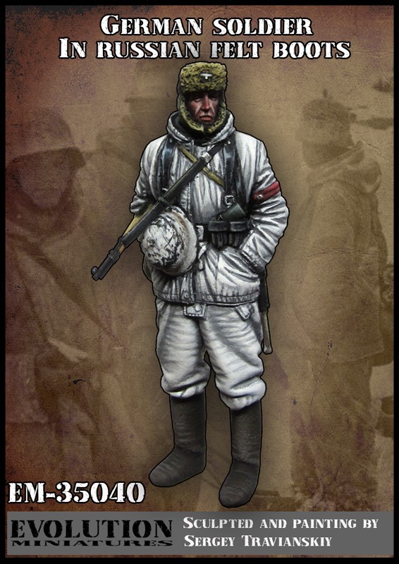 EM-35040 German Soldier in Russian Felt Boots
