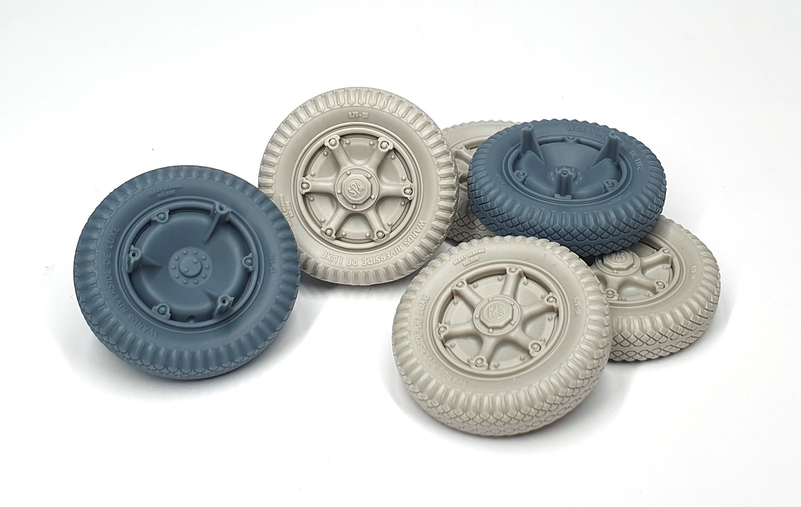 AFVs35-290 	  Autoblinda Ferroviaria road wheels (weighted) AB 41-43  type 3 (for LANMO)