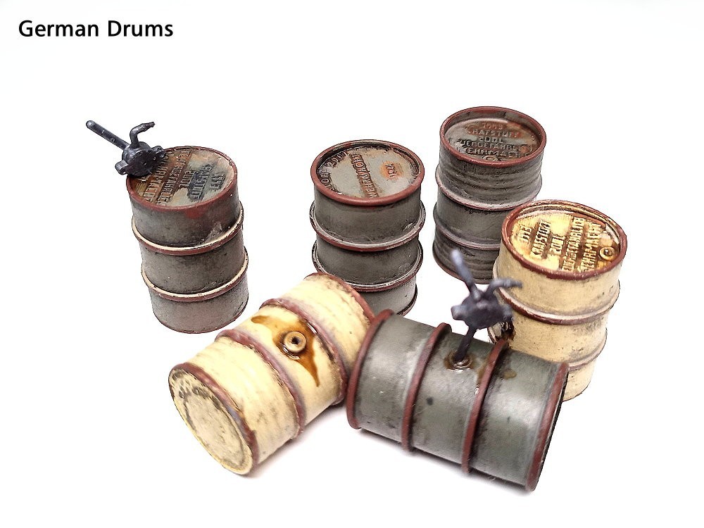 1/35 WWII fuel drums and jerrycans from Drums and Crates