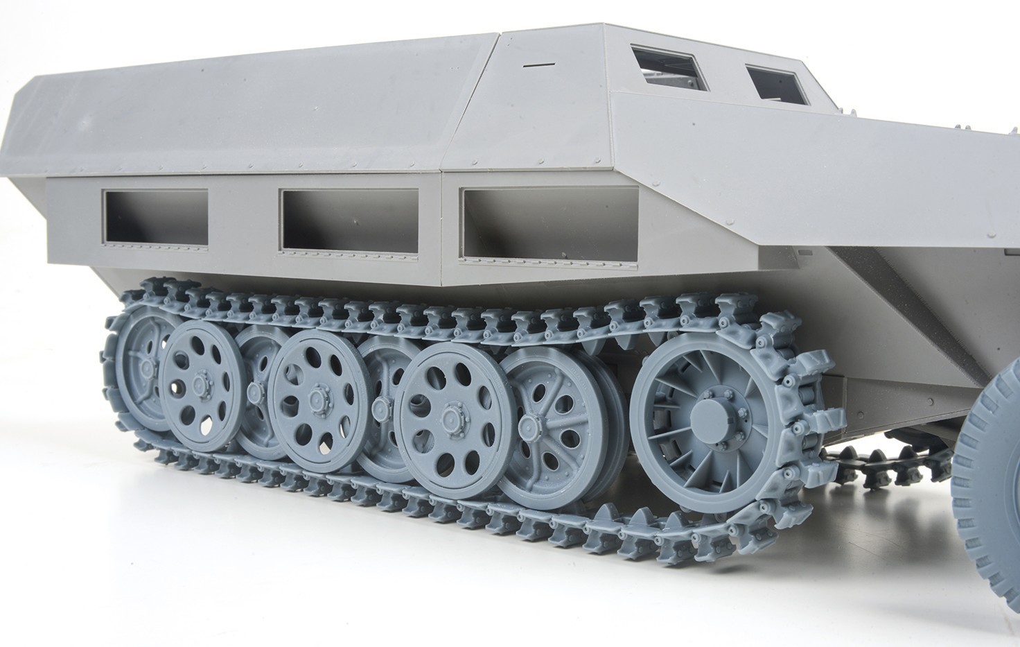 AFV Modeller: Big Scale Sd.Kfz.251 Upgrades