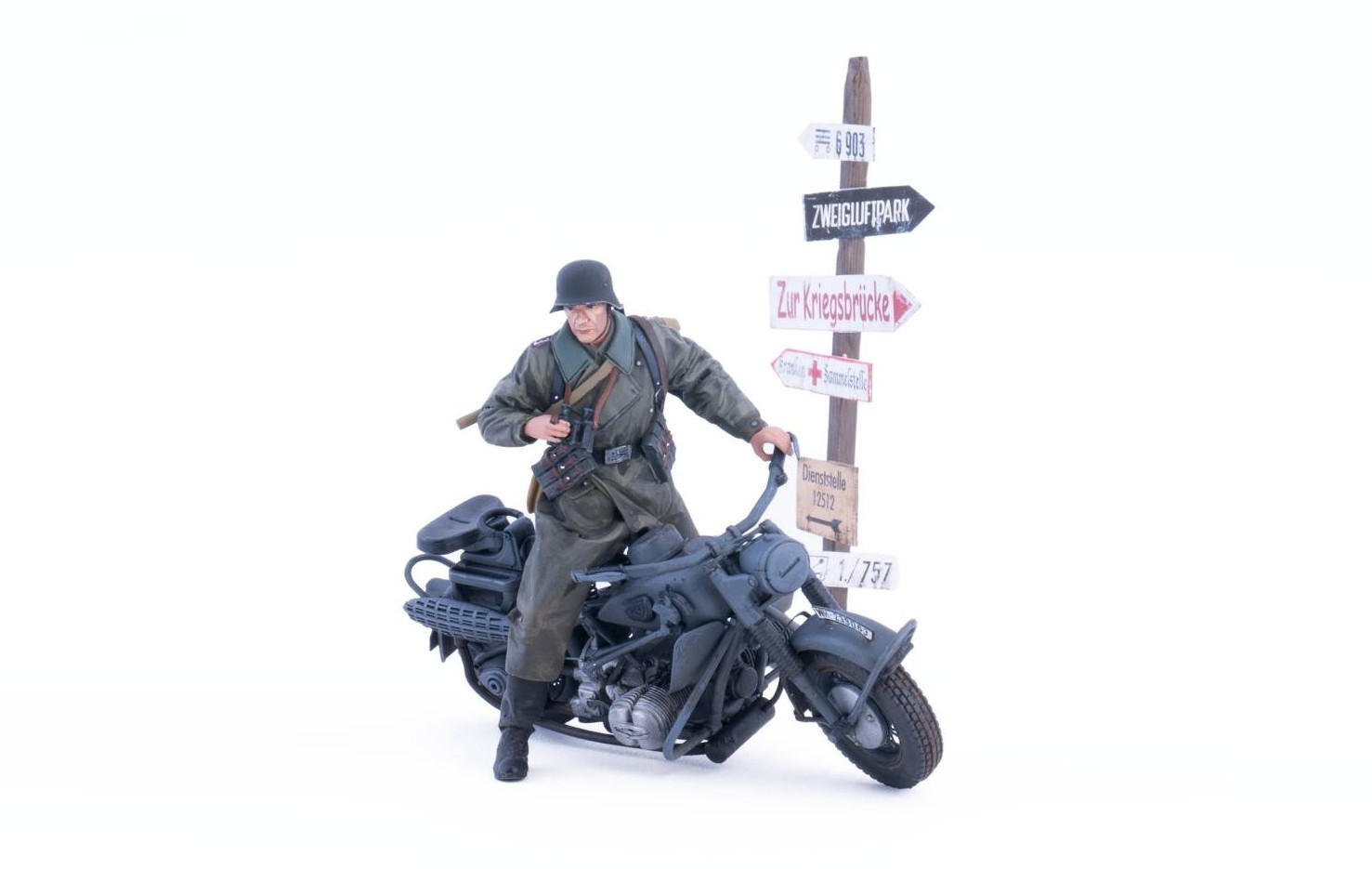 Galaxy Model: WW2 German Motorcyclist