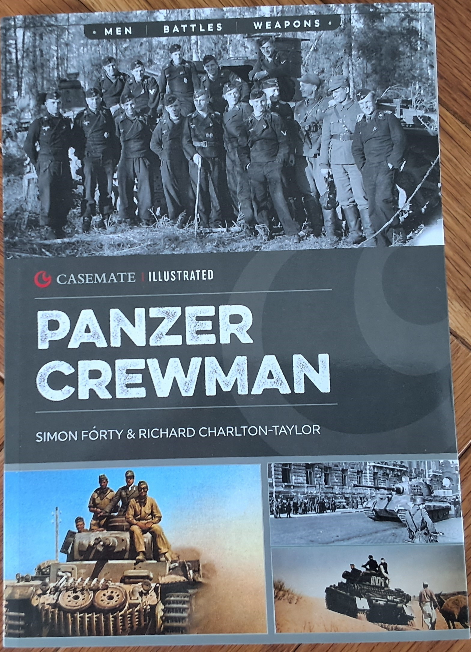 Read review, ' Panzer Crewman' by Simon Forty and Richard Charlton-Taylor.