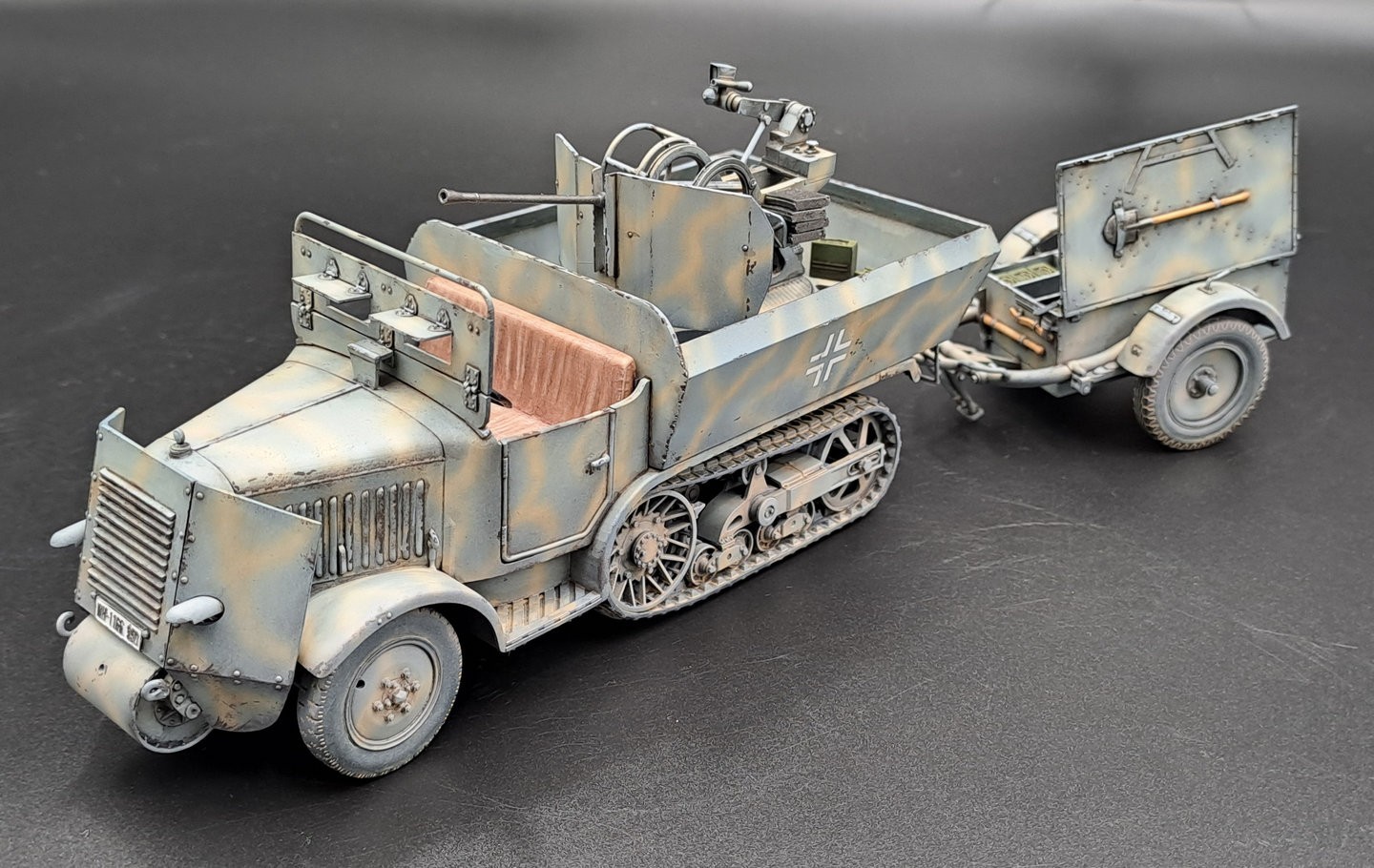 KM Model: Schützenpanzerwagen U304(f) mit 2 cm Flak 38