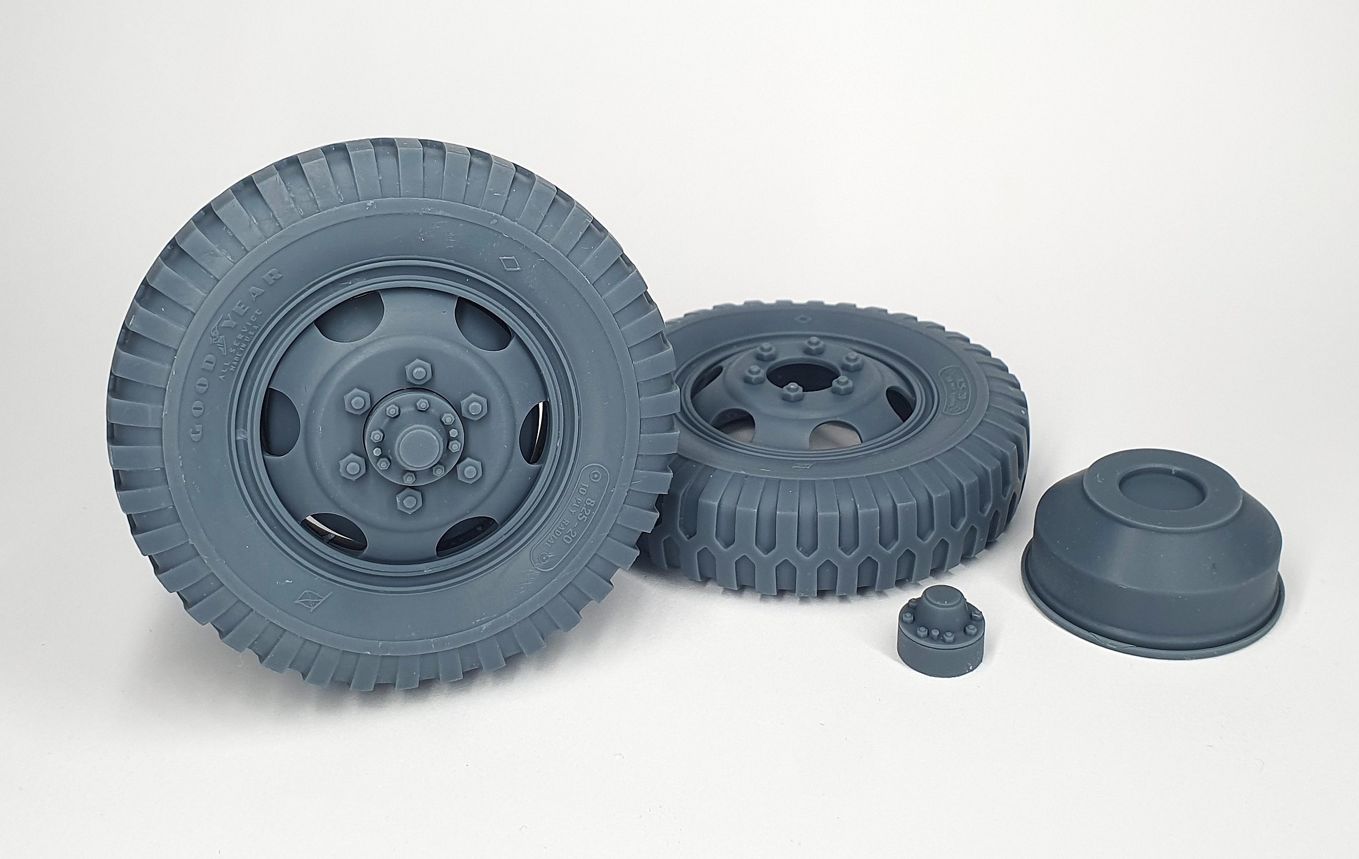 Pimp My Miniatures: 1/16 M3 Wheels and Tracks, and some German Stuff